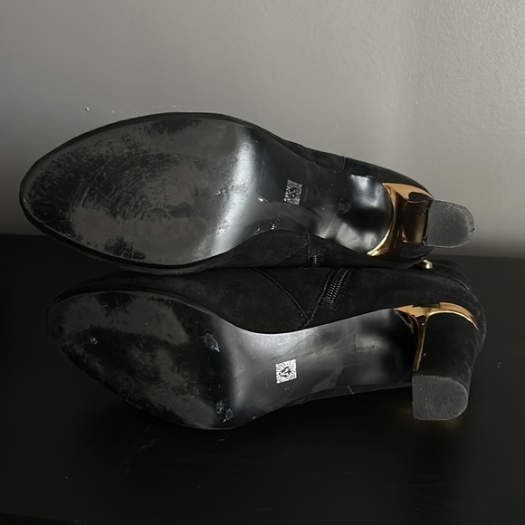 Anne Klien Aksukey Black Suede 9.5 Black & Gold - Picture 5 of 6